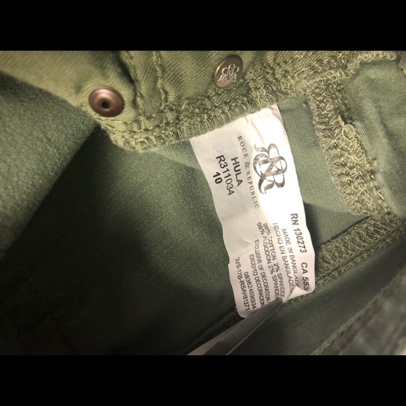 Rock Republic Camo Shorts,Distressed - Picture 7 of 7